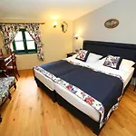 Отель Boutique Pri Mlyne Лозорно